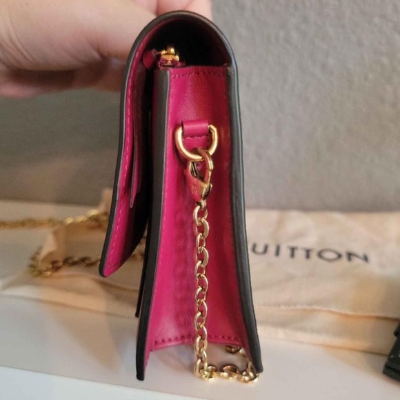 Louis Vuitton Flor Chain Bag - Picture 7 of 16